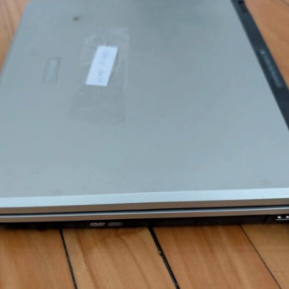 Vintage Toshiba Tecra A3X Intel Pentium 1.73GHz 2GB 60GB Windows XP Home Laptop - Picture 8 of 11